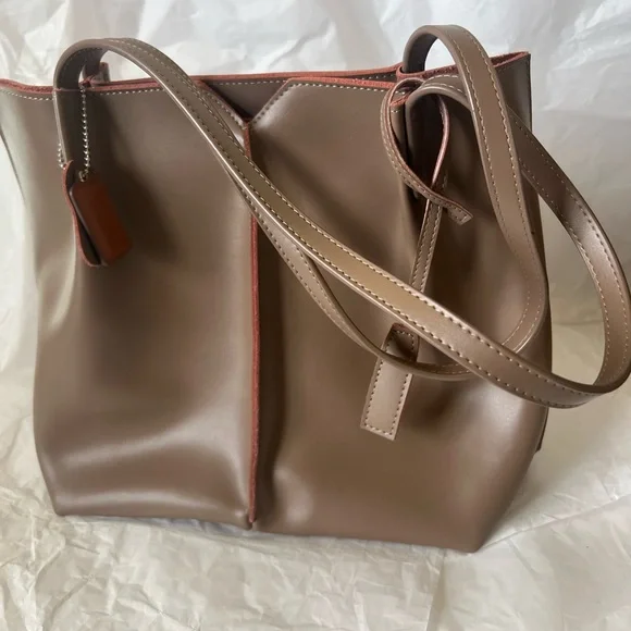 NWOTS Leather Tote Bag NWOTS - Picture 7 of 16